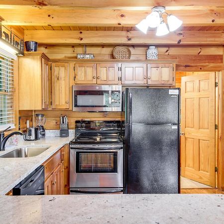 Pigeon Forge Cabin Premier Location And Hot Tub المظهر الخارجي الصورة
