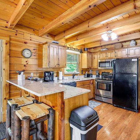 Pigeon Forge Cabin Premier Location And Hot Tub المظهر الخارجي الصورة