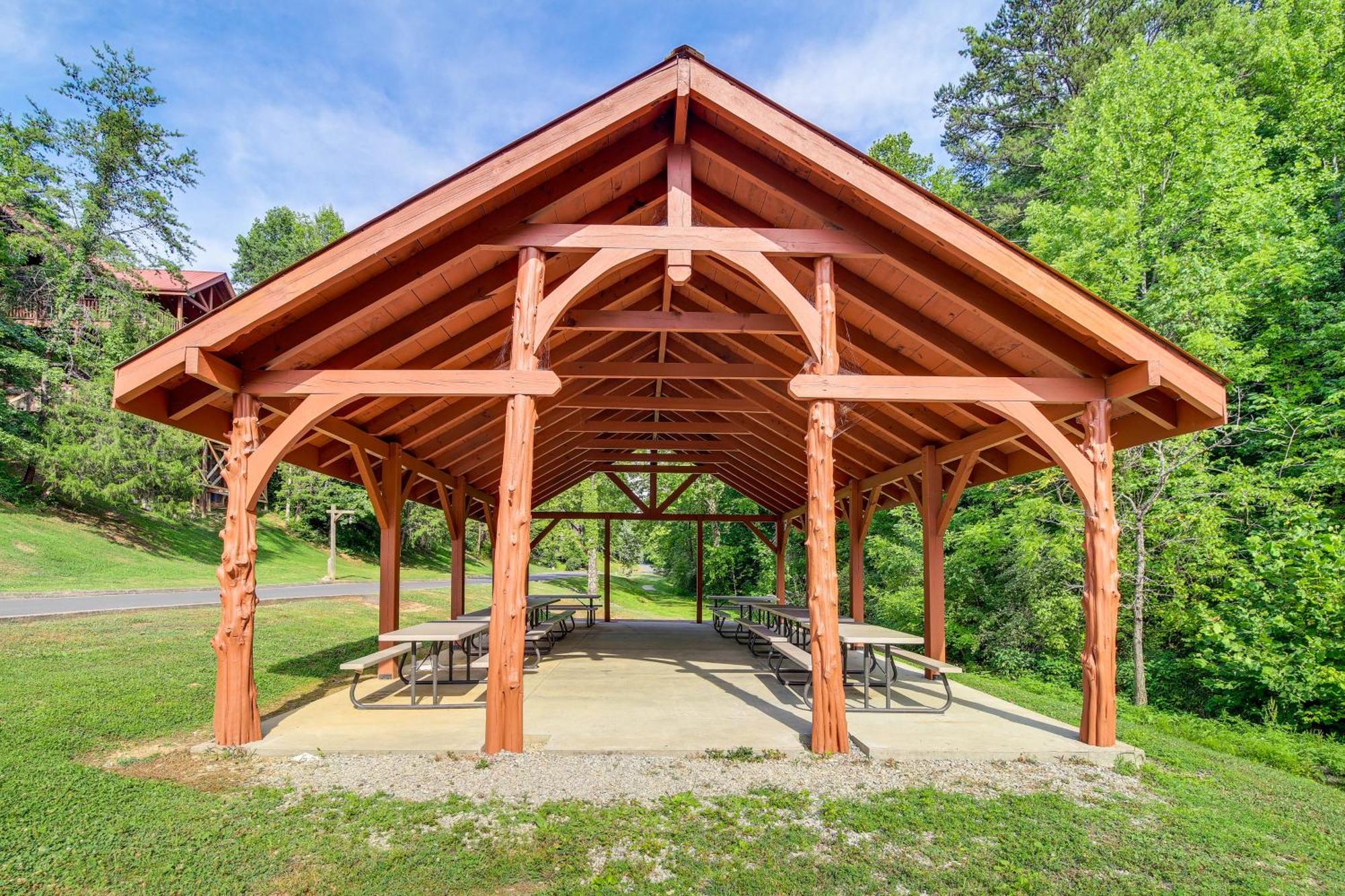 Pigeon Forge Cabin Premier Location And Hot Tub المظهر الخارجي الصورة